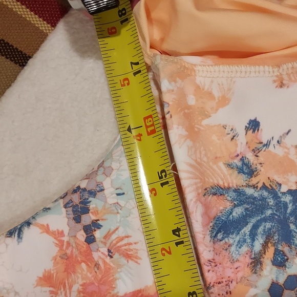 Women's Size L Zelos Peach Tankini Top W/ Built-in Bra - Picture 7 of 9